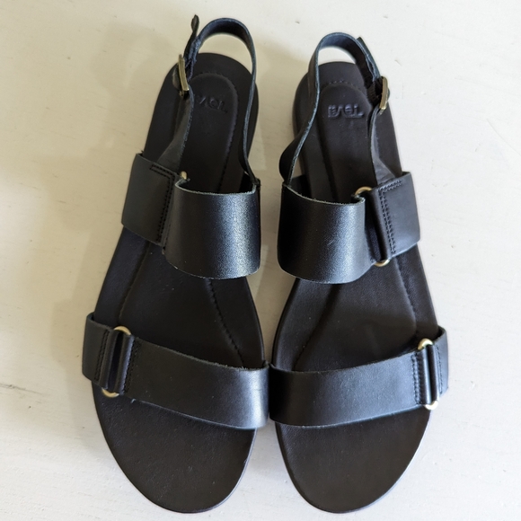 Teva 'Avalina' Leather Black Sandles - Picture 6 of 8
